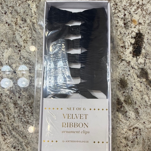 NWT Anthropologie Velvet Bow Clip-On Black Ornaments *Set of 6* - Picture 3 of 7